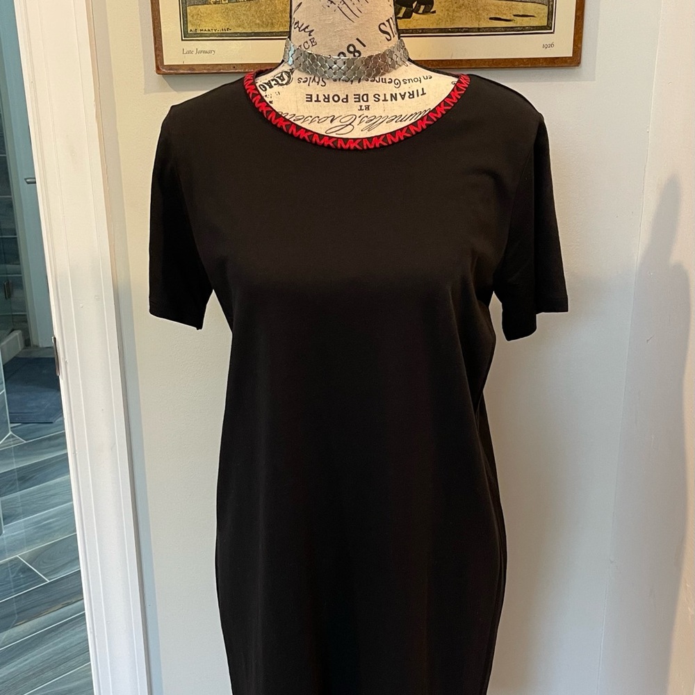 MICHAEL KORS Size Medium, Black w/MK Red on collar New/tag